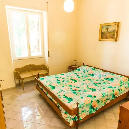 Indipendente Con Terrazza 아파트