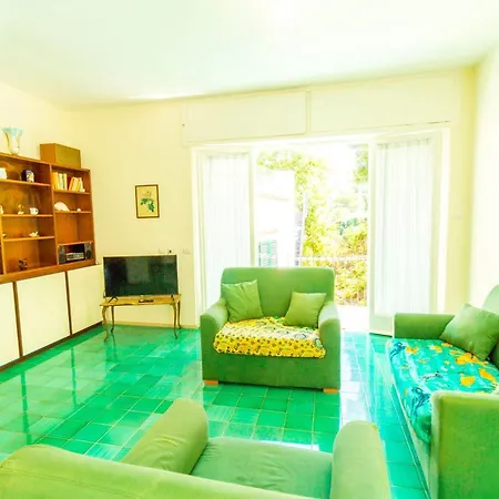 Indipendente Con Terrazza イスキア島
